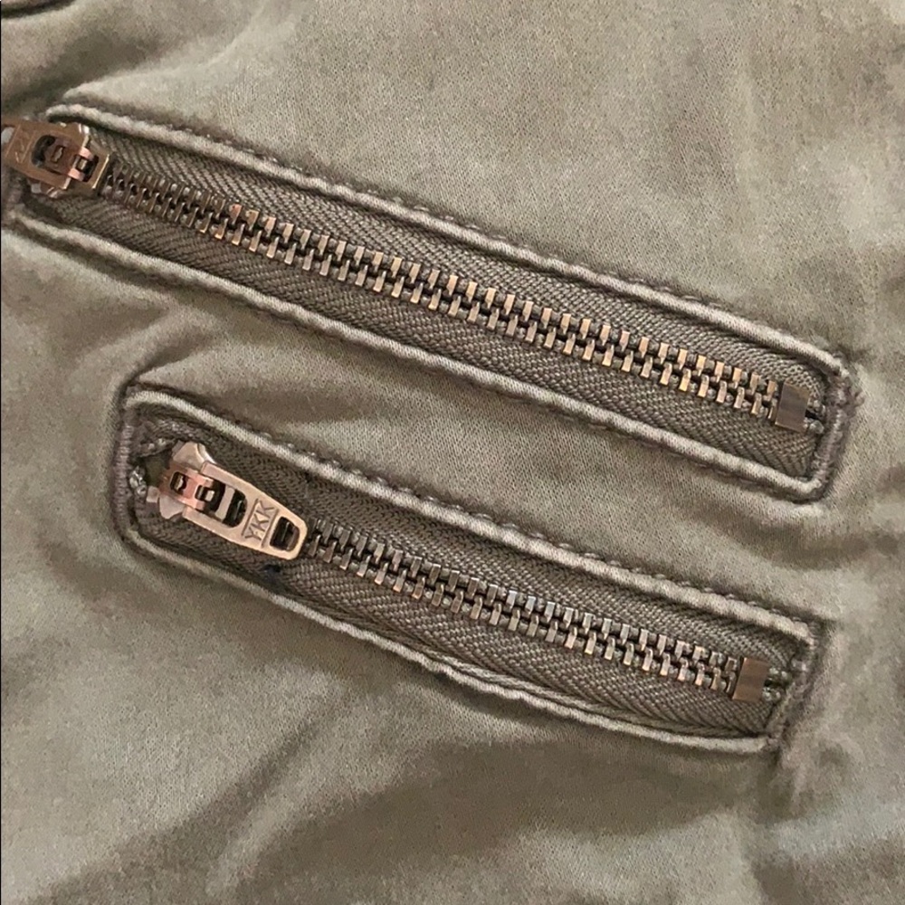 Universal Thread Jeans - Picture 3 of 4